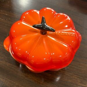 Le creuset Pumpkin Mini Cocotte Stoneware